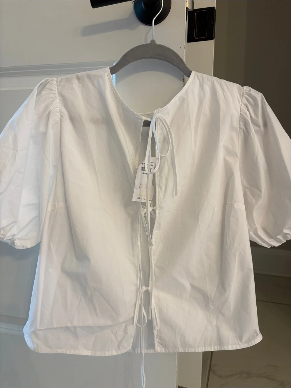 NWT Abercrombie & Fitch White Puff-Sleeve Tie Front Blouse
